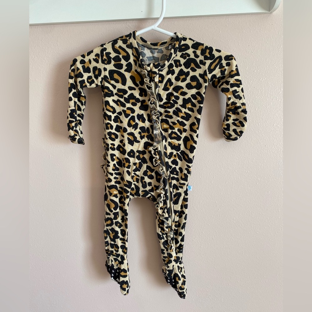 Newborn posh peanut